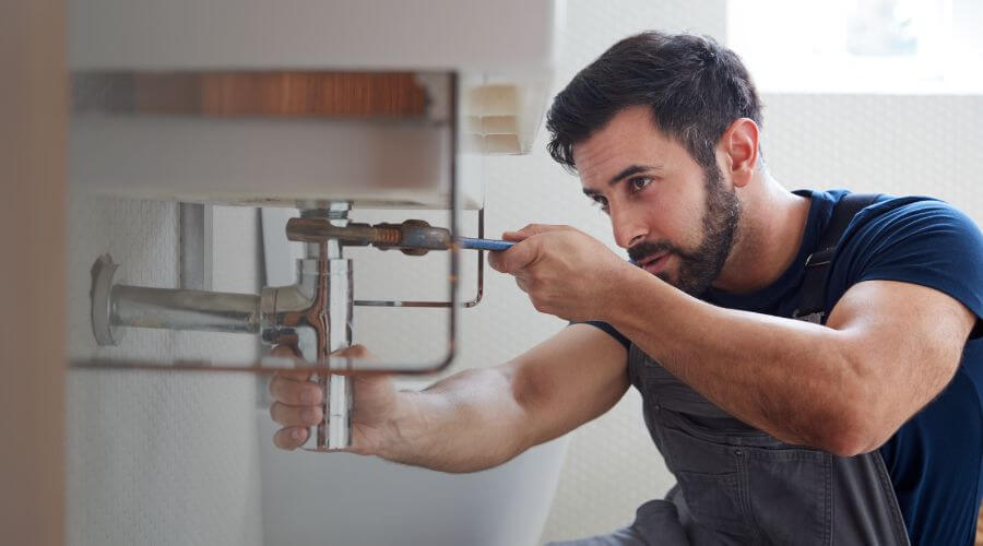 Water heater thermostat replacement in Devils Tower, WY